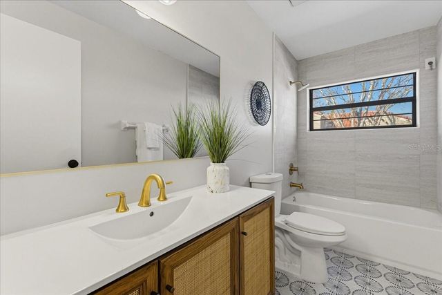 8810 41ST STREET N, Pinellas Park, FL 33782