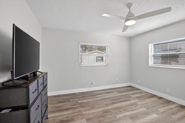 8845 NW 14th Street, Plantation, FL 33322