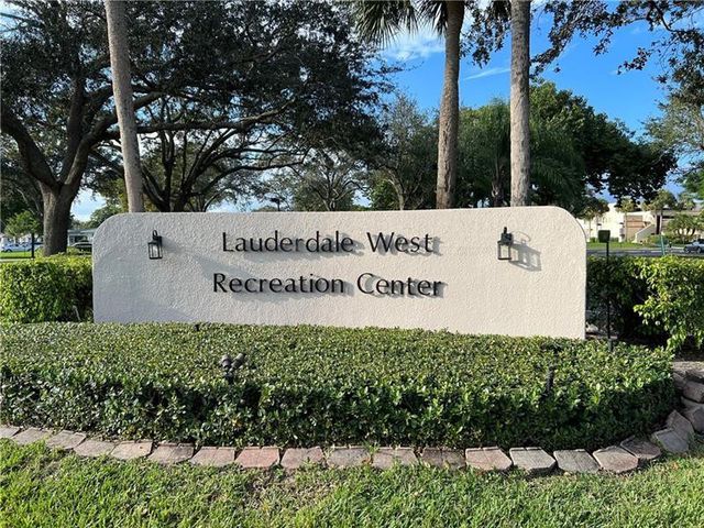8845 NW 14th Street, Plantation, FL 33322