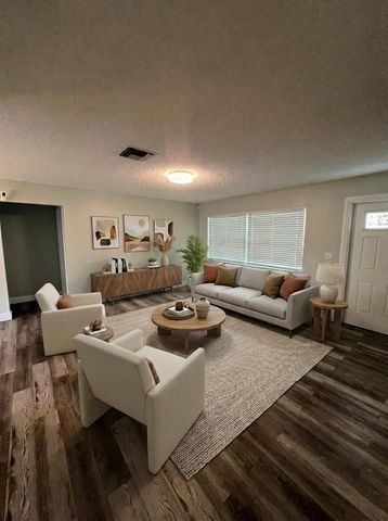 8845 NW 14th Street, Plantation, FL 33322