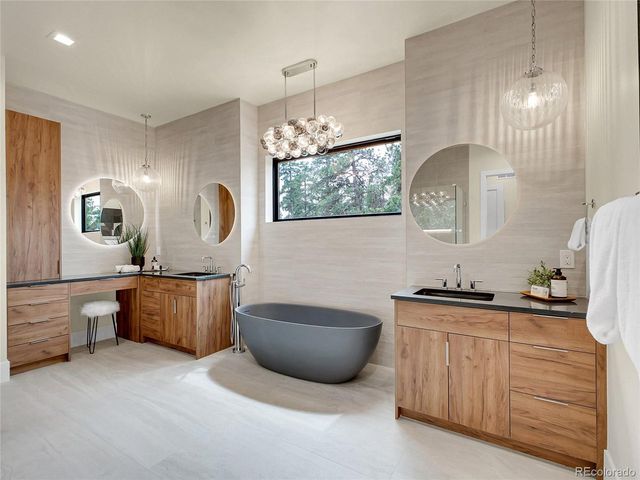 1555 Arrowpoint Ct, Franktown, CO 80116