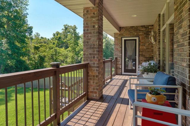 5748 S Winsor Drive, Battlefield, MO 65619