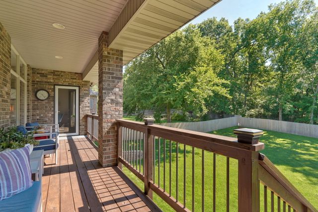 5748 S Winsor Drive, Battlefield, MO 65619