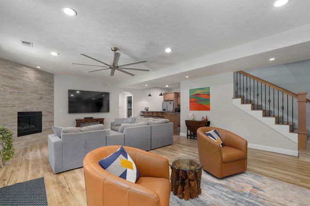 5748 S Winsor Drive, Battlefield, MO 65619
