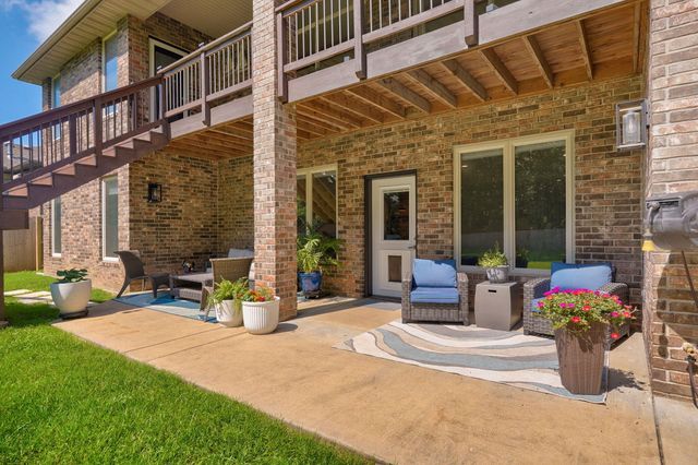 5748 S Winsor Drive, Battlefield, MO 65619