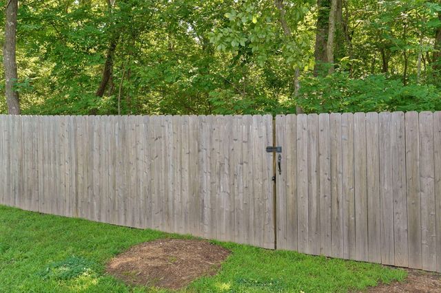 5748 S Winsor Drive, Battlefield, MO 65619