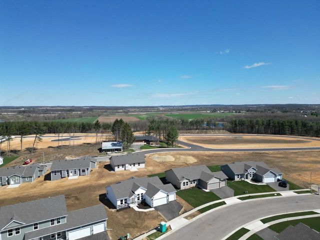 400 Julie Court, Belleville, WI 53508