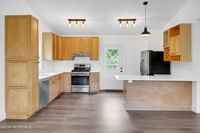 383 Navesink Avenue, Atlantic Highlands, NJ 07716