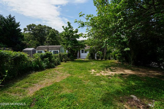 383 Navesink Avenue, Atlantic Highlands, NJ 07716