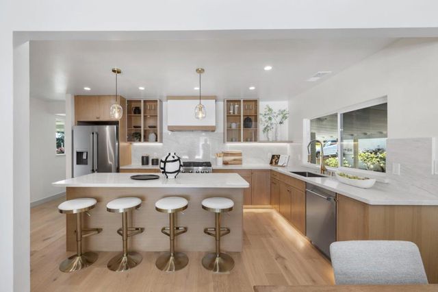 2600 Evergreen Drive, San Bruno, CA 94066