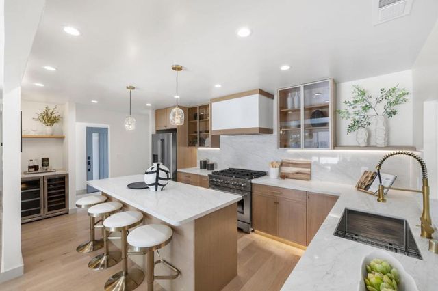 2600 Evergreen Drive, San Bruno, CA 94066