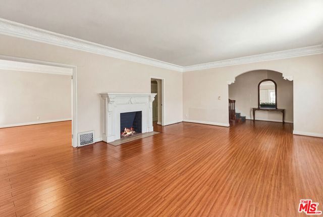 727 Crenshaw Boulevard, Los Angeles, CA 90005