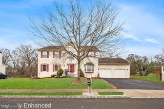6 MONARCH DR, Burlington, NJ 08016