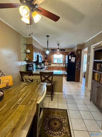 2910 Winfrey Drive SW, Decatur, AL 35603