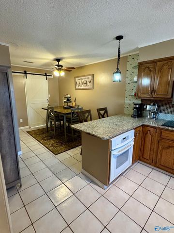 2910 Winfrey Drive SW, Decatur, AL 35603