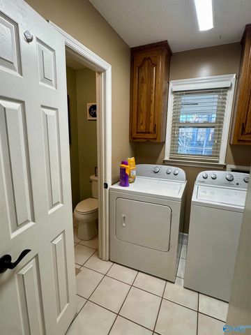 2910 Winfrey Drive SW, Decatur, AL 35603