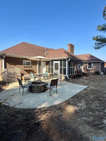 2910 Winfrey Drive SW, Decatur, AL 35603