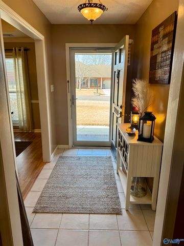 2910 Winfrey Drive SW, Decatur, AL 35603