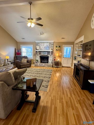 2910 Winfrey Drive SW, Decatur, AL 35603