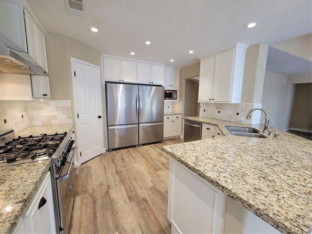 2018 Ridgeway Park Drive, Houston, TX 77339