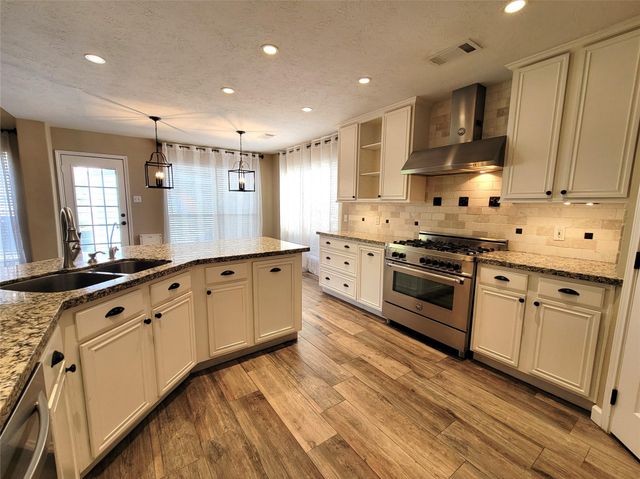 2018 Ridgeway Park Drive, Houston, TX 77339