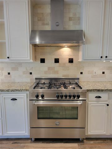 2018 Ridgeway Park Drive, Houston, TX 77339