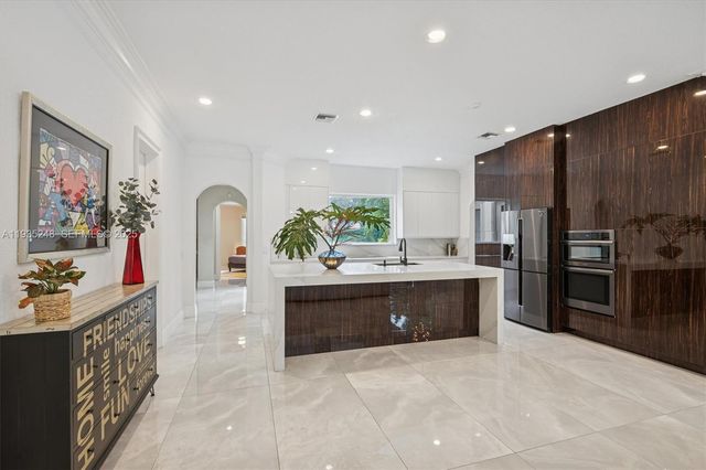 3079 Old Still Ln, Weston, FL 33331