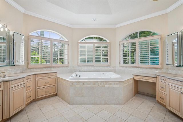 3079 Old Still Ln, Weston, FL 33331