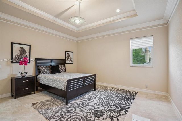 3079 Old Still Ln, Weston, FL 33331