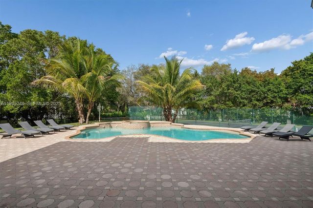 3079 Old Still Ln, Weston, FL 33331