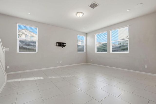 1515 Zenith, Clovis, CA 93619