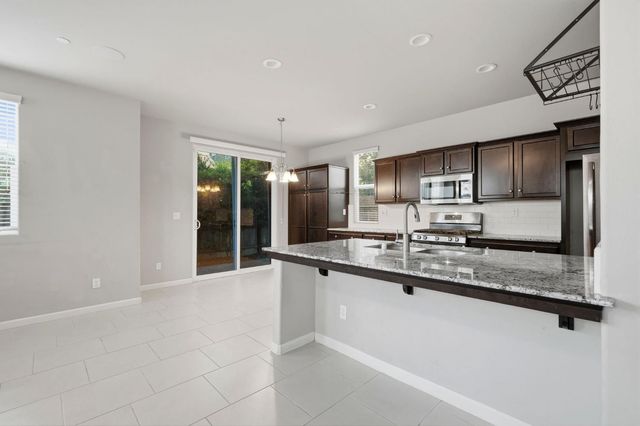 1515 Zenith, Clovis, CA 93619