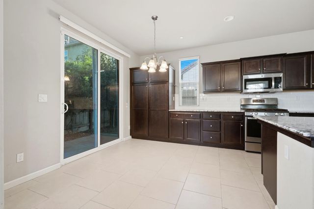 1515 Zenith, Clovis, CA 93619