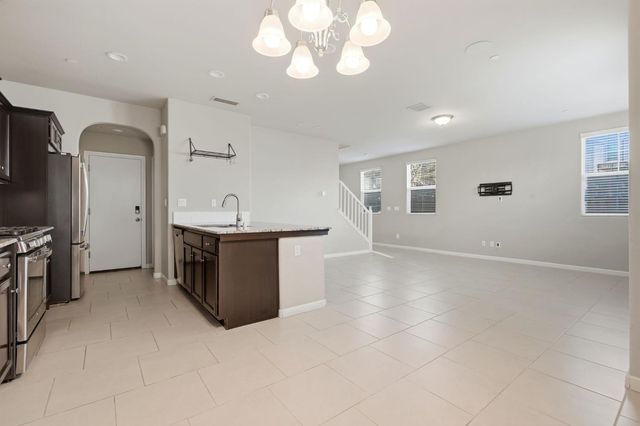 1515 Zenith, Clovis, CA 93619