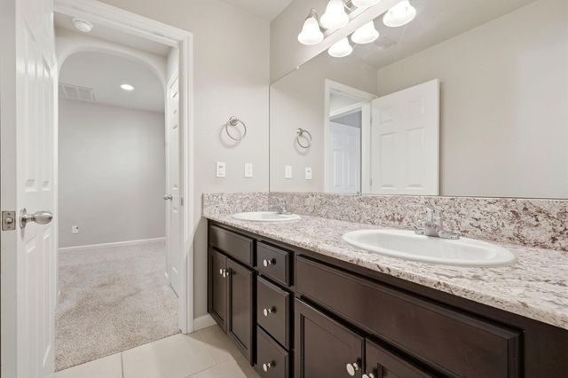 1515 Zenith, Clovis, CA 93619