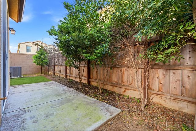 1515 Zenith, Clovis, CA 93619