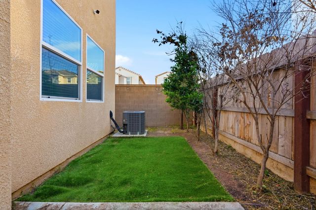 1515 Zenith, Clovis, CA 93619