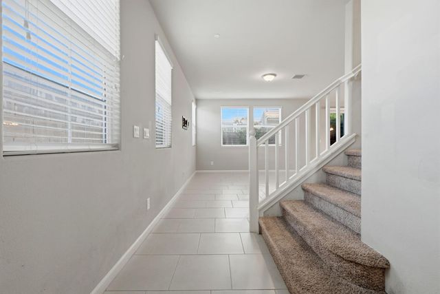 1515 Zenith, Clovis, CA 93619