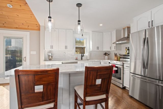 6 Rawding Rd, Peabody, MA 01960