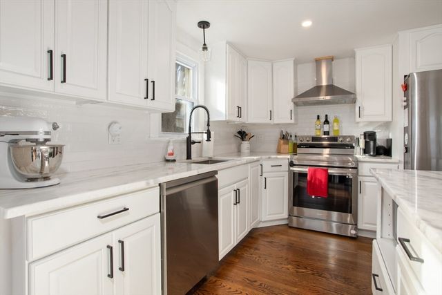 6 Rawding Rd, Peabody, MA 01960