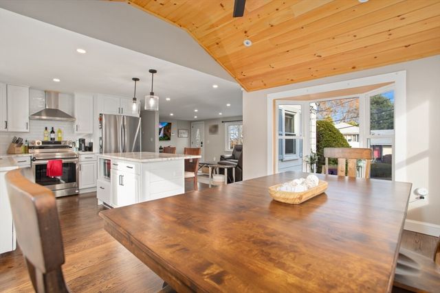 6 Rawding Rd, Peabody, MA 01960