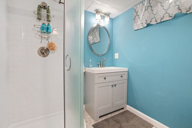 6 Rawding Rd, Peabody, MA 01960