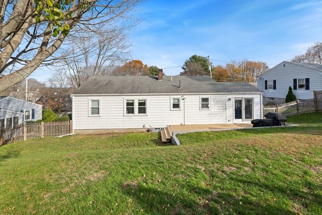 6 Rawding Rd, Peabody, MA 01960