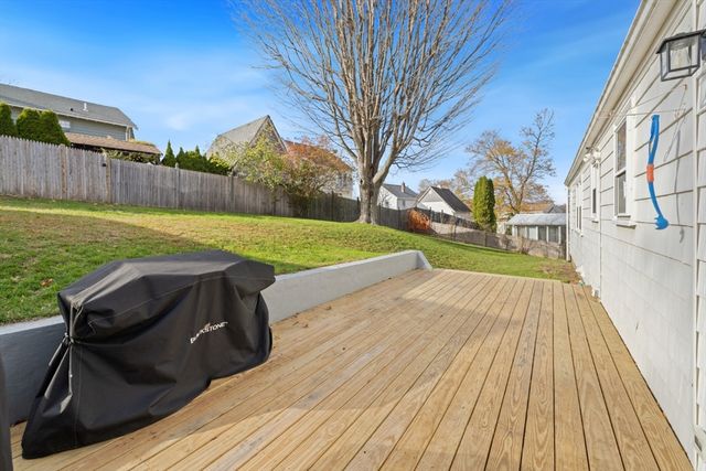 6 Rawding Rd, Peabody, MA 01960