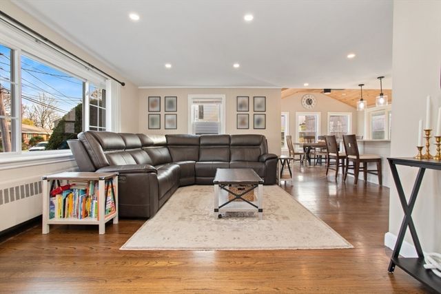 6 Rawding Rd, Peabody, MA 01960