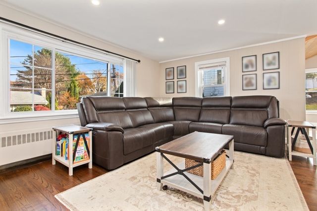 6 Rawding Rd, Peabody, MA 01960
