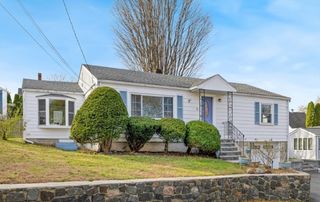 6 Rawding Rd, Peabody, MA 01960