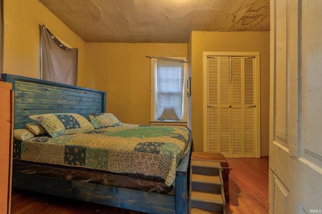 300 W Degonia Road, Boonville, IN 47601