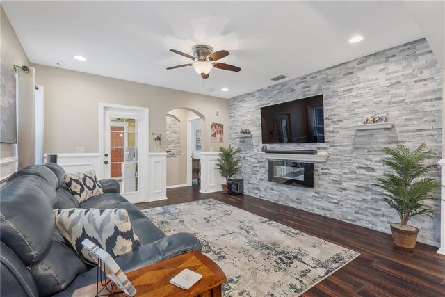 5959 BEACONPARK STREET, Lithia, FL 33547