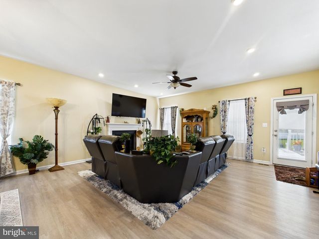 334 STEAMBOAT AVE, Felton, DE 19943